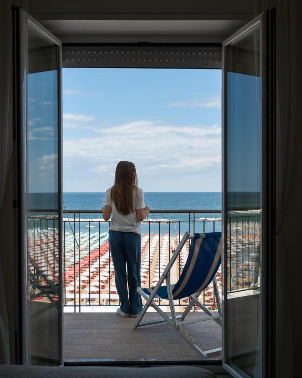 Hotel Nord Est Cattolica Esterno foto