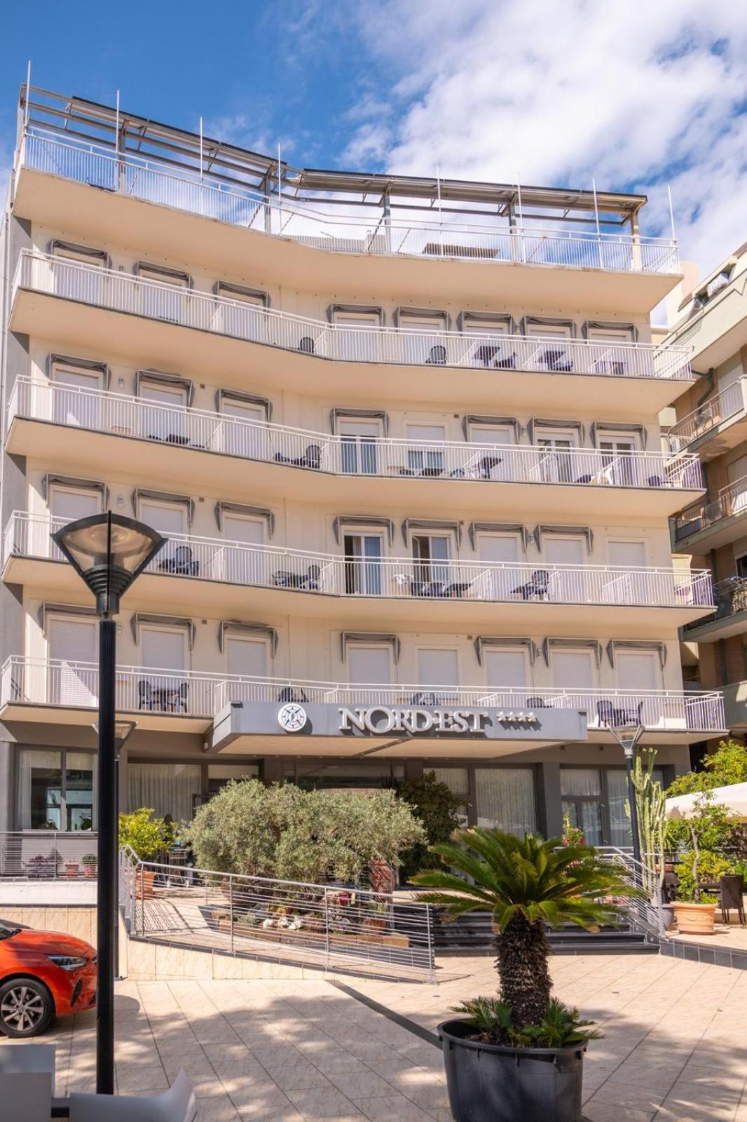 Hotel Nord Est Cattolica Esterno foto