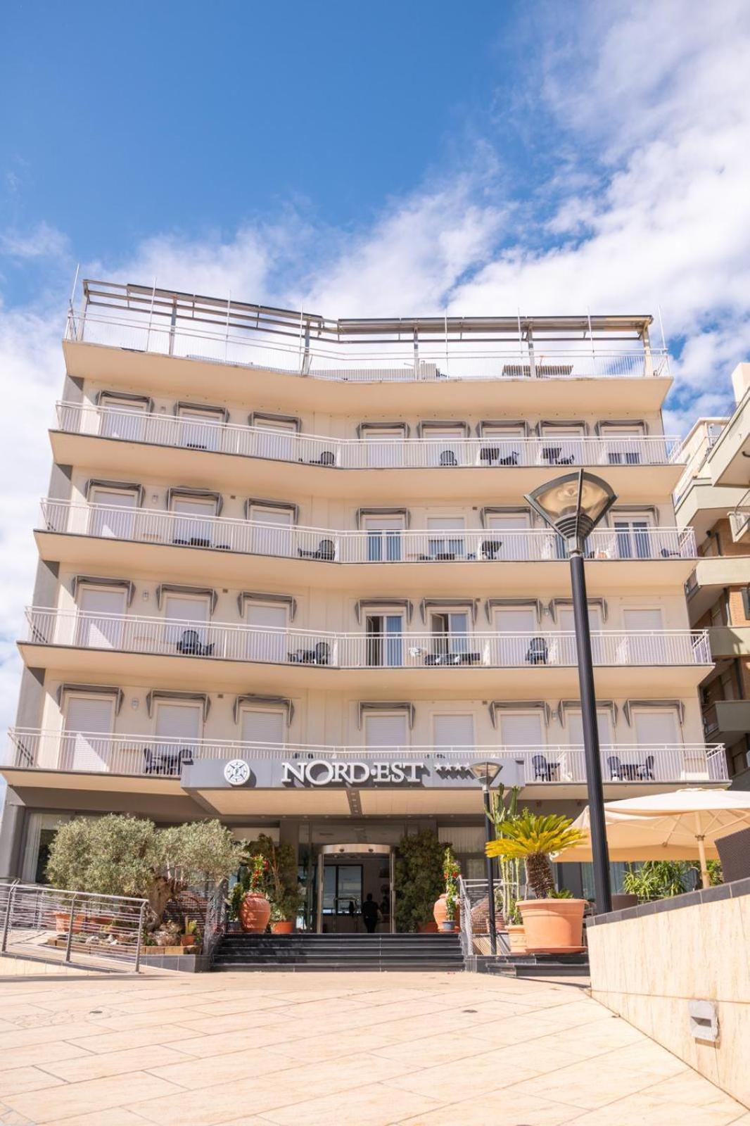 Hotel Nord Est Cattolica Esterno foto