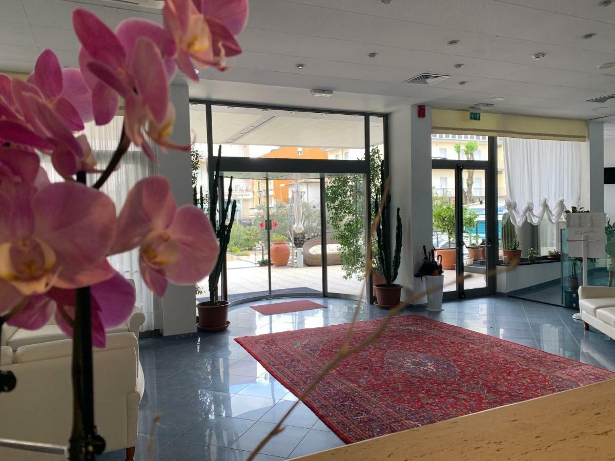 Hotel Nord Est Cattolica Esterno foto